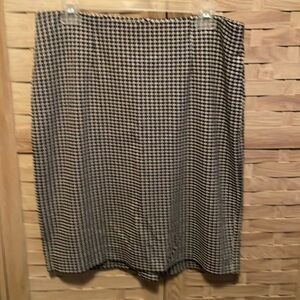 NWOT J. Jill viscose rayon/nylon/spandex houndstooth pull on pencil skirt, Sz M